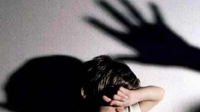 Zafferana Etnea, bimbo di 10 anni chiama i Cc: &laquo;Pap&agrave; sta picchiando mamma&raquo;