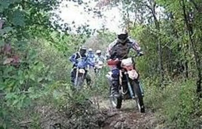 Sorpresi sull'Etna a fare enduro: sette motociclisti sanzionati