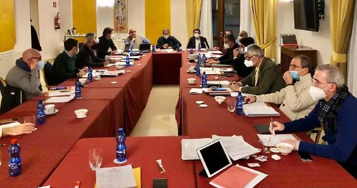 Musumeci agli assessori: &laquo;Voi il gregge e io il capo, anzi il capro...&raquo;
