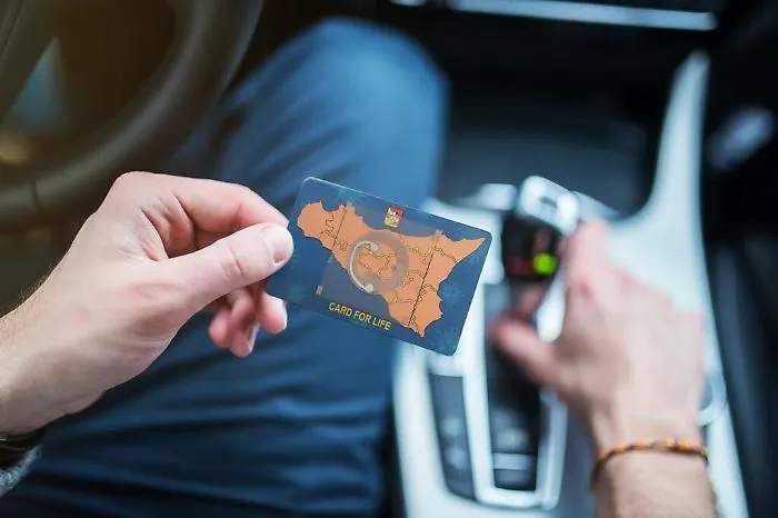 CARDforLife, un &ldquo;pass&rdquo; per la normalit&agrave;: tracciamento digitale per i vaccinati