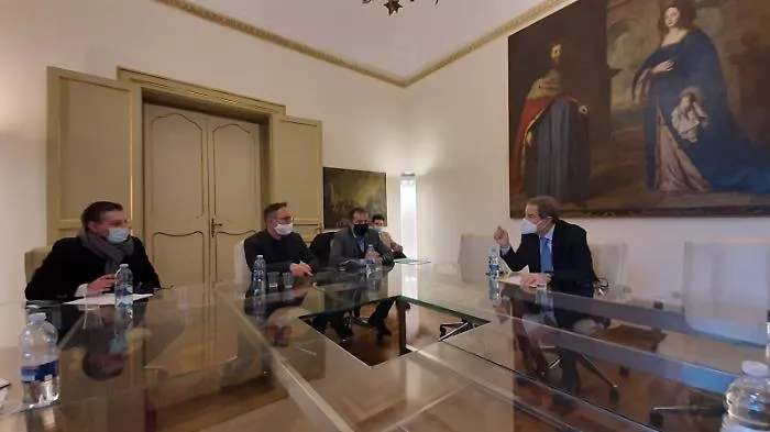 Covid, Musumeci incontra ristoratori: &laquo;Si spera nei fondi Ue&raquo;