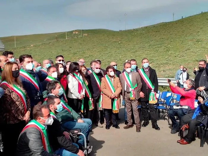 Zone franche montane, flash mob sulla Palermo-Catania