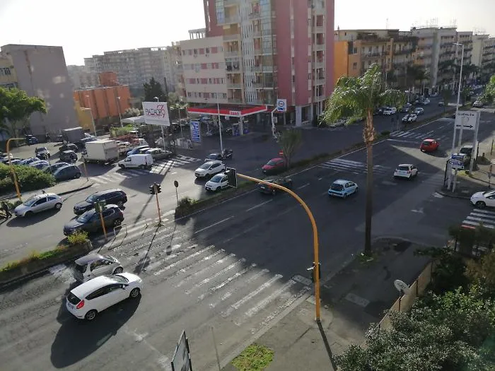 Via V. Giuffrida (Ct): semaforo pedonale guasto