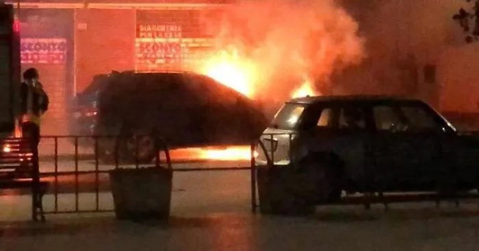 Auto cronista in fiamme a Caltagirone: la solidariet&agrave; di M5S e Assostampa