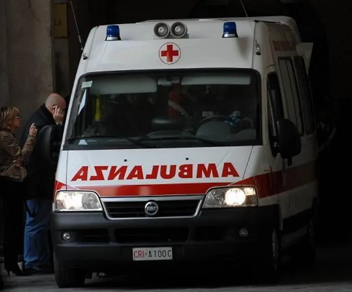 Auto precipita da viadotto sulla Pa-Ct: grave una donna e giallo su disperso