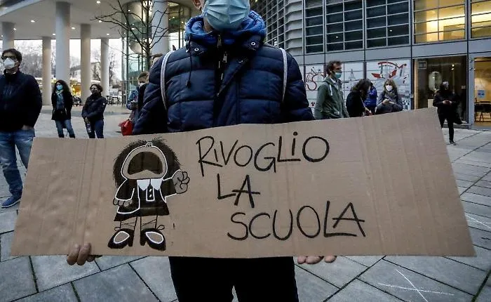 Scuola, la didattica al 75% non parte. I genitori: &laquo;Basta tira e molla&raquo;