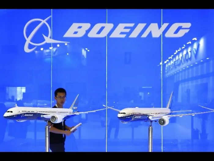 La macabra ironia dei dipendenti Boeing svela i difetti del 737 Max: &laquo;Un aereo da pagliacci&raquo;