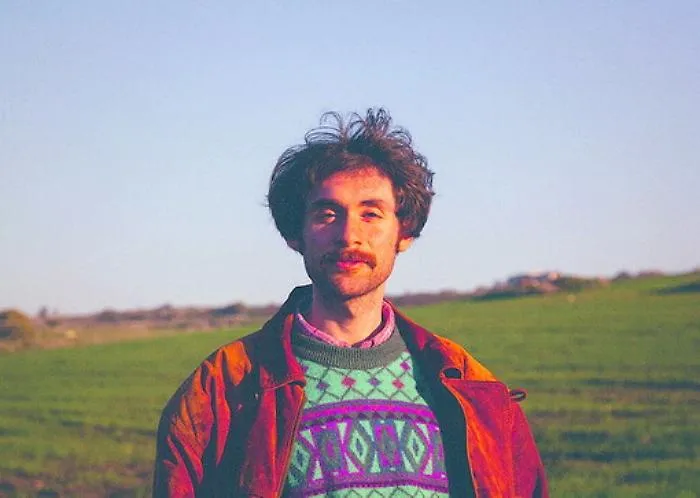 Adriano, amori e sogni tra Battisti e il lo-fi
