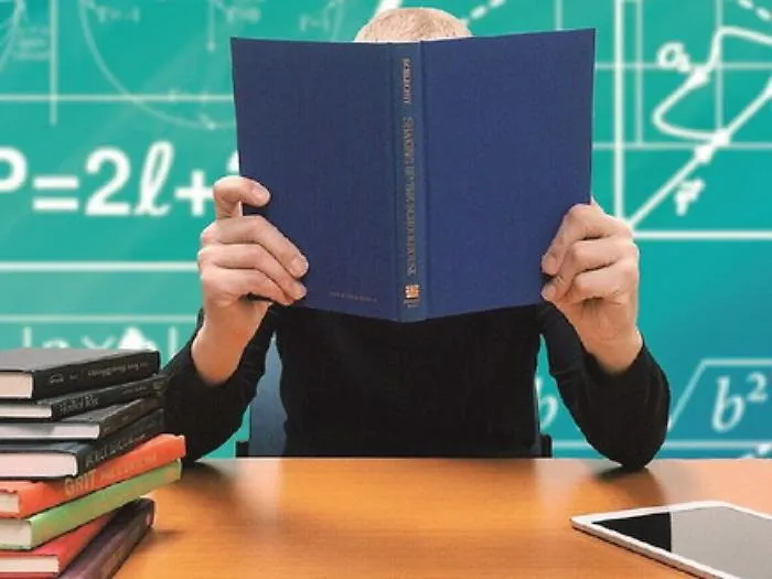 Maturit&agrave; 2020 tra sanificante e mascherina 
&laquo;Tutto in un&rsquo;ora, e la paura stavolta fa 40&raquo;
