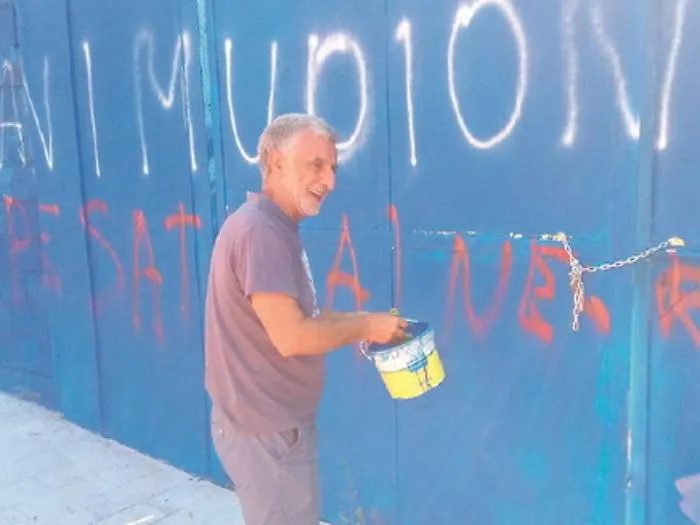 L'ex sindaco di Messina Accorinti: &laquo;La politica? Un dono per la citt&agrave;&raquo;