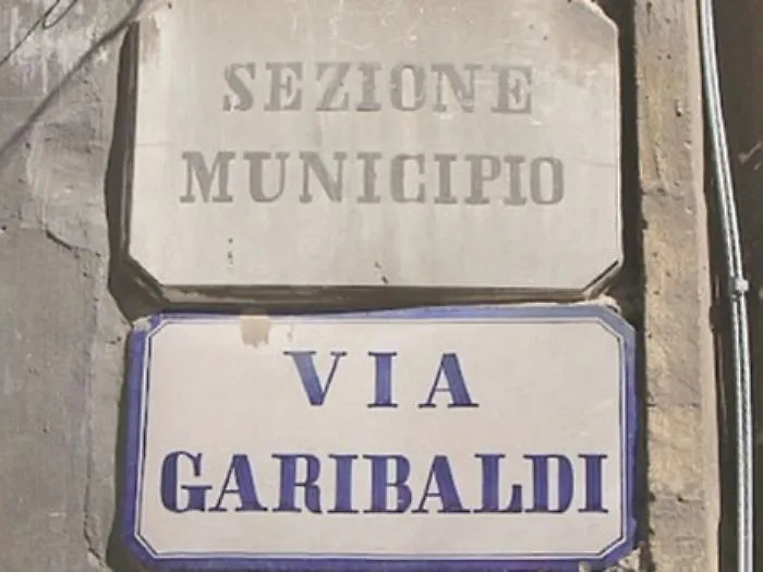 Le targhe delle strade che &ldquo;parlano&rdquo; della Catania dell&rsquo;800