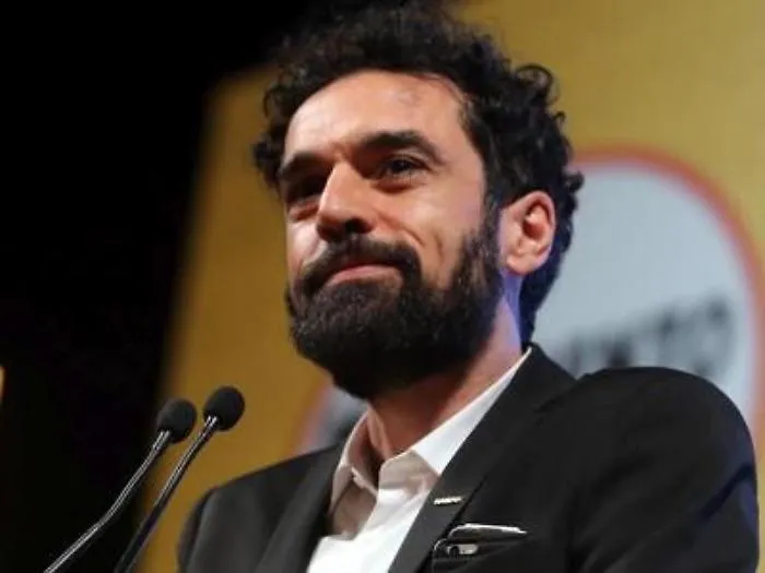 Tangenti Sicilia, Giarrusso (M5S): &laquo;Musumeci si dimetta, &egrave; gente nominata da lui&raquo;