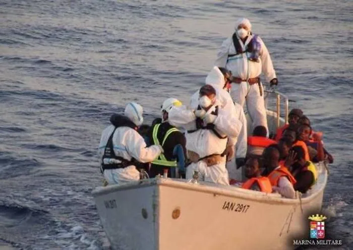Coronavirus, Borrelli d&agrave; l'ok alle navi e alle aree a terra per la quarantena dei migranti