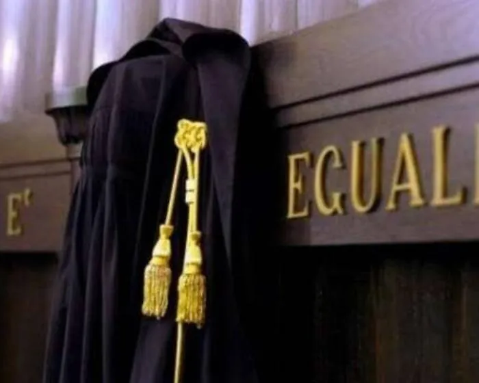 "Sorella sanit&agrave;": rischia gli arresti domiciliari un docente