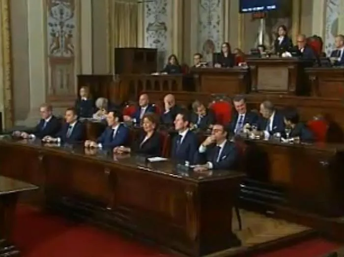 Mozione censura Razza, il M5s: &laquo;Fuori infuria il Covid e nel Palazzo pensano alle poltrone&raquo;