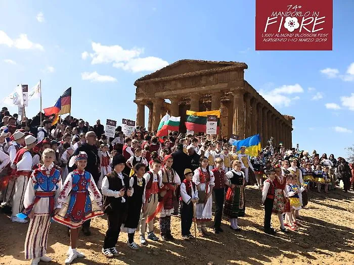 Sagra del Mandorlo in Fiore: il gruppo della Colombia rimane "a piedi"