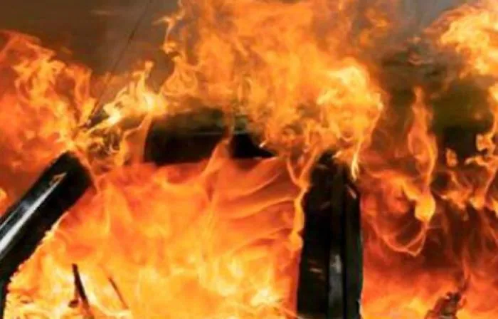 Rosolini, incendiata l'auto del presidente del Consiglio comunale