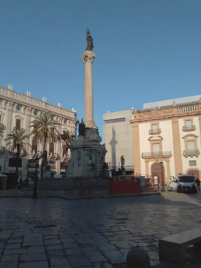 Pusher su una bici elettrica, i falchi della polizia lo arrestano