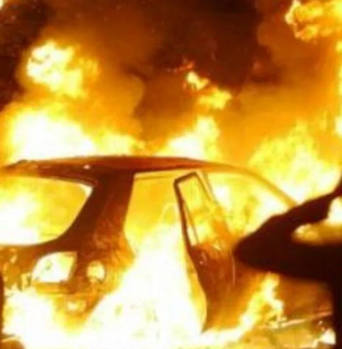Auto in fiamme a Serradifalco: &egrave; di un'avvocatessa