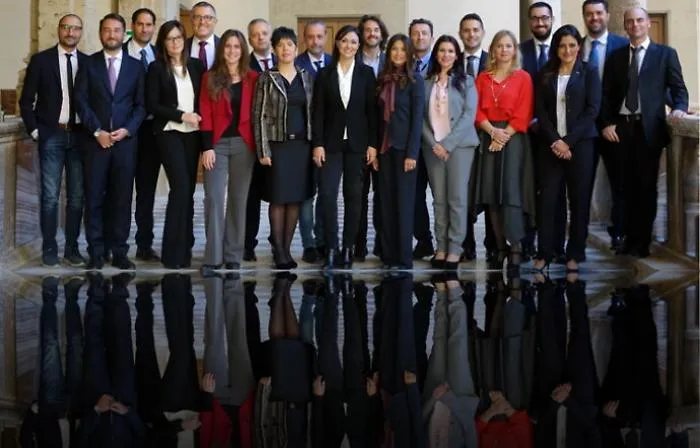M5s, tutti i retroscena del conclave all'Ars: 
&laquo;Restiamo uniti o sar&agrave; un suidicio politico&raquo;