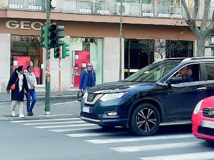 Catania, in corso Italia semafori a mezzo servizio e pericoli negli incroci da bollino rosso