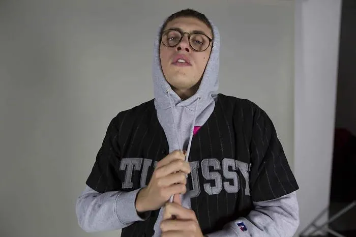 Il rap di Tredici Pietro arriva a Catania con l'Assurdo Tour