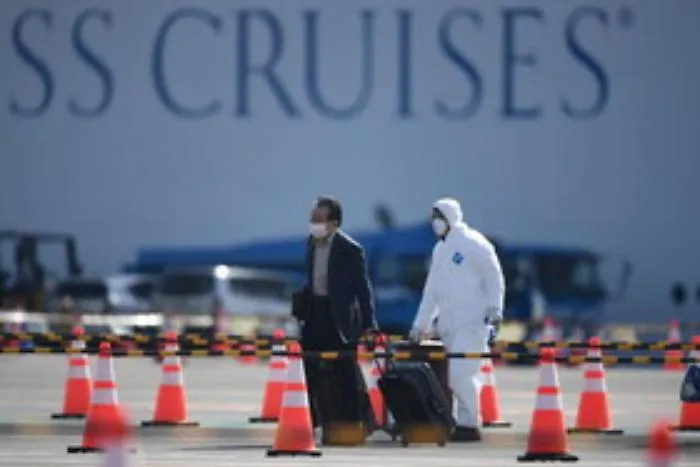 Coronavirus, morti due passeggeri della Diamond Princess: slitta rientro italiani
