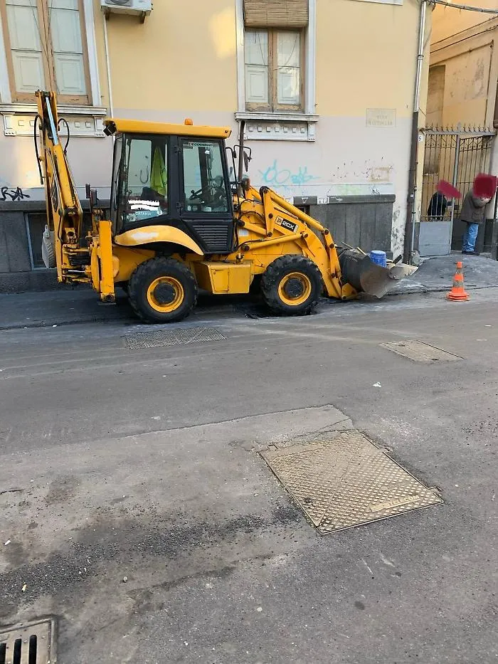 Catania: cantiere senza segnaletica di sicurezza