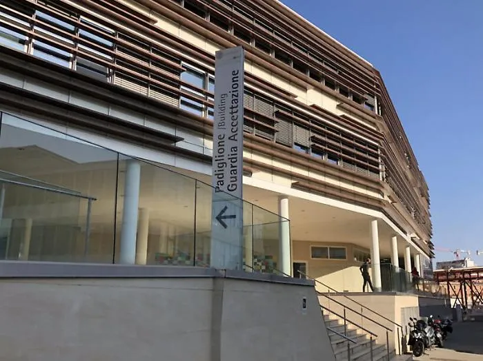 Coronavirus, contagiato medico del Policlinico di Milano: primo caso in citt&agrave;