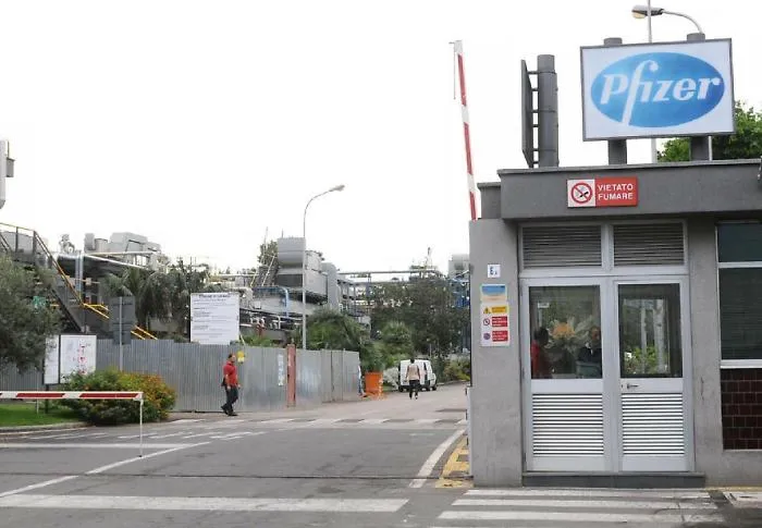 Catania, i sindacati chiedono alla Pfizer lo stop dopo la morte del dipendente per coronavirus