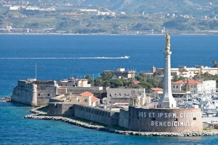 L'insularit&agrave; costa alla Sicilia 6 miliardi l'anno (1.200 euro a persona)