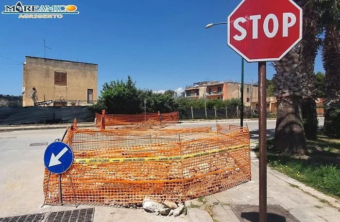 Scoppia la fogna al Villaggio Peruzzo