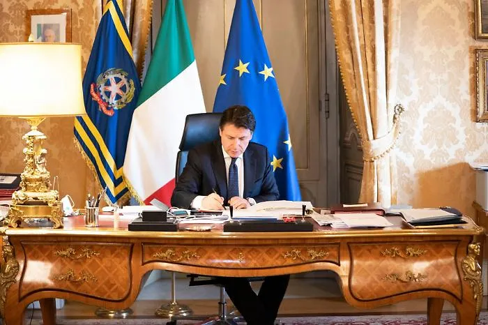 Coronavirus, Conte conferma la "fase 2"
&laquo;Entro la settimana pronto il piano&raquo;