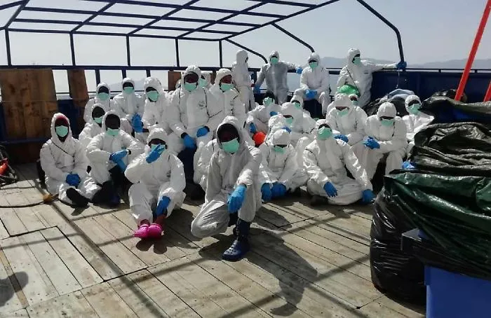Migranti, tutti negativi al coronavirus i profughi a bordo del Rubattino