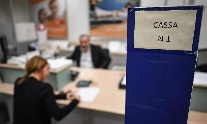 Il M5s: &laquo;Sulla cassa integrazione in Sicilia ritardi colossali della Regione&raquo;