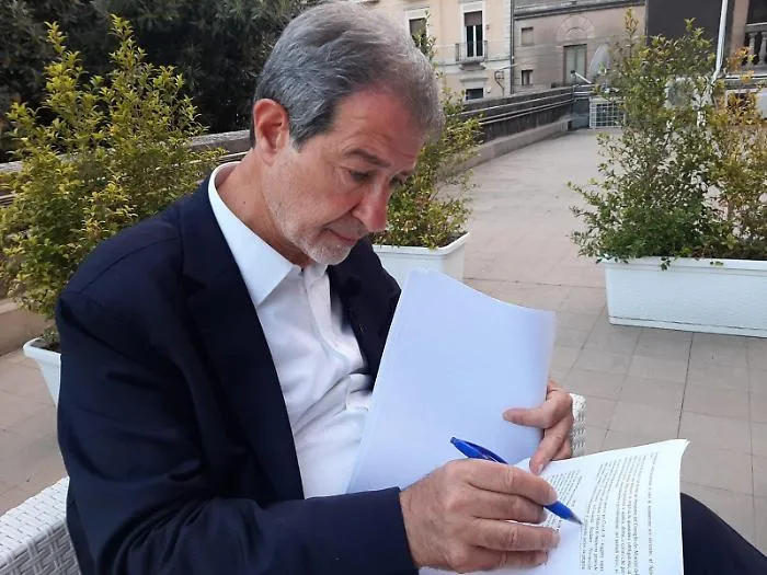 Fase 2, la Sicilia riapre con nuove regole
Musumeci ha firmato l'ordinanza