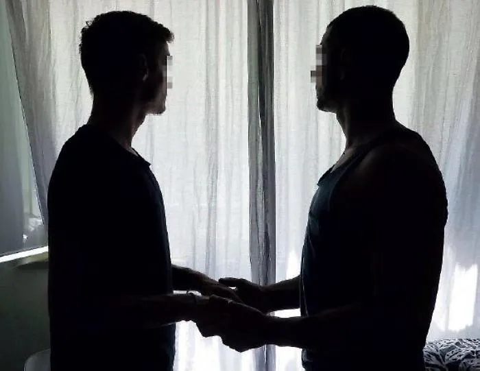 Catania, minacce ai vicini gay: arrestato per stalking condominiale