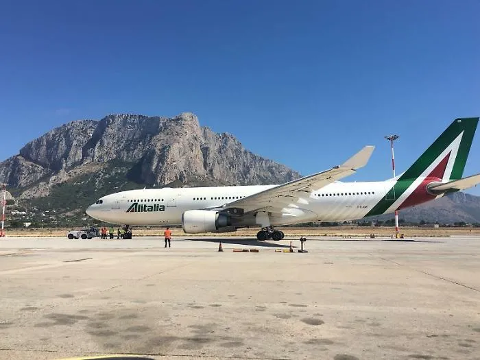 Il pannicello caldo di Alitalia: 4 voli in pi&ugrave; per la Sicilia