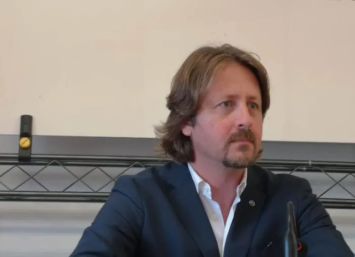 Messina: &laquo;Il decreto rilancio fa scappare dalla Sicilia le compagnie low cost&raquo;