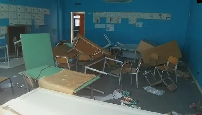 Palermo, nuovo raid vandalico dentro scuola "Falcone" allo Zen
