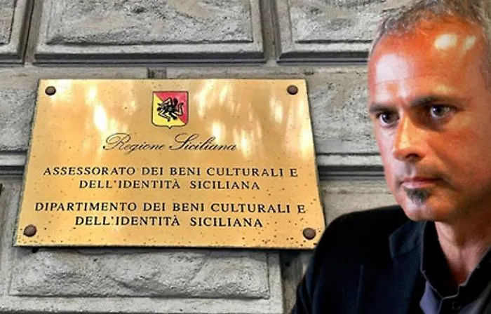 &laquo;Assessorato alla difesa della razza&raquo;, finta targa contro l'assessore Samon&agrave;