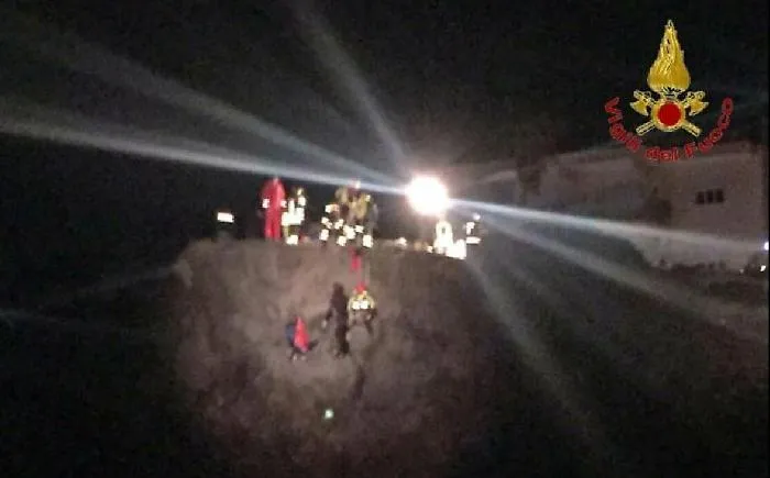 Catania: ragazza scivola di notte sulla Scogliera, soccorsa dai vigili del fuoco