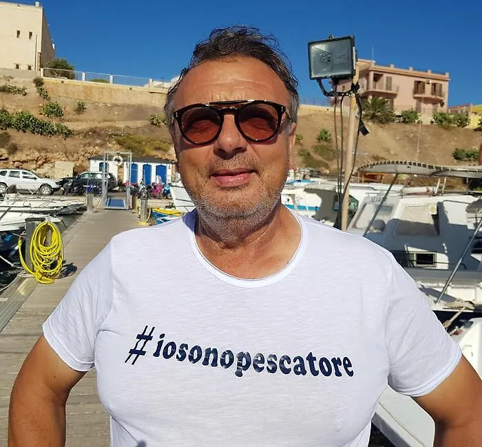 Mille migranti a Lampedusa, sindaco sfida il Governo: &laquo;Dichiaro io lo stato d'emergenza&raquo;