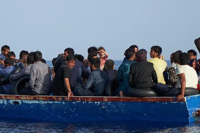 Avvistati altri due natanti in difficolt&agrave; con 128 persone a bordo