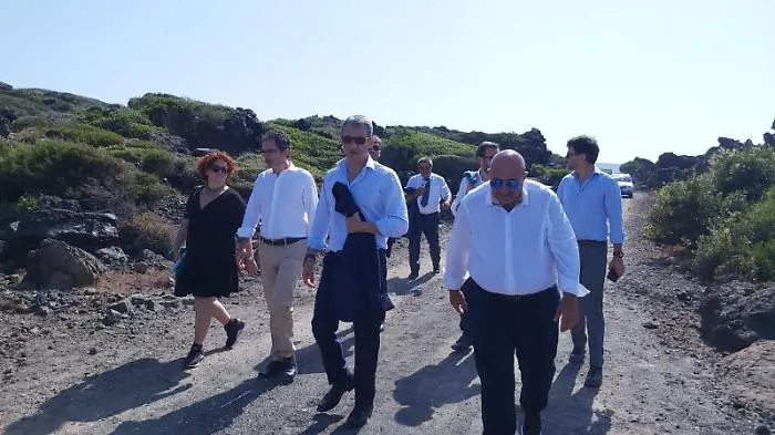 Il ministro Costa al Parco di Pantelleria: &laquo;E' il pi&ugrave; giovane d'Italia, ma deve puntare ai primi posti&raquo;