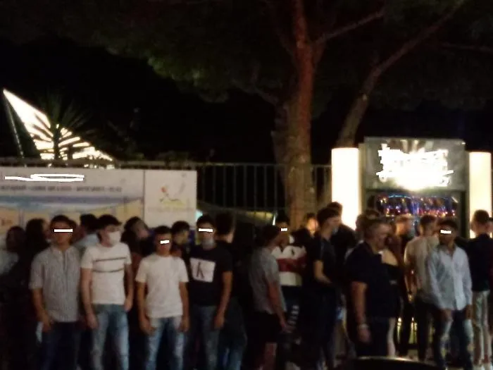 Giardini Naxos (ME): assembramento di giovani  inconsapevoli