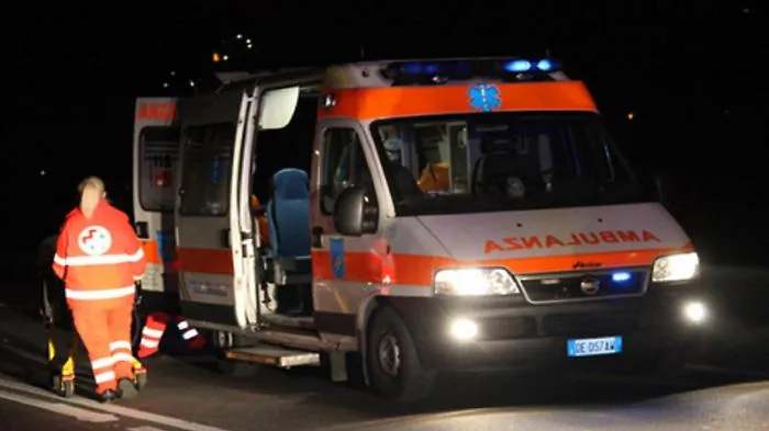 Palermo, frontale nella notte tra scooter e auto: perde la vita un 14enne