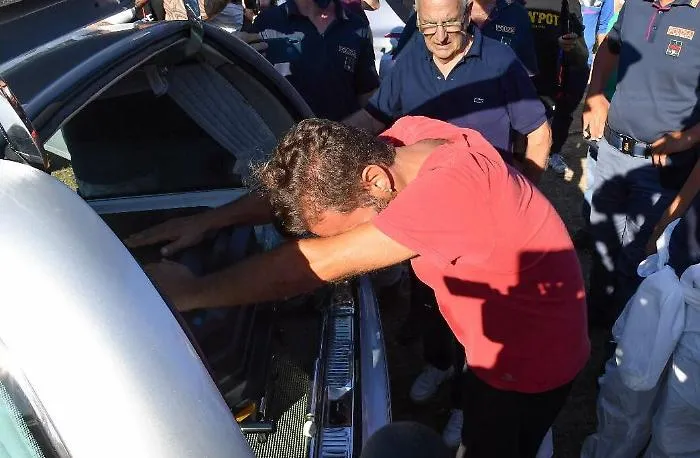 &laquo;S&igrave;, sono le scarpette di Gioele&raquo;, la struggente conferma del padre del bimbo