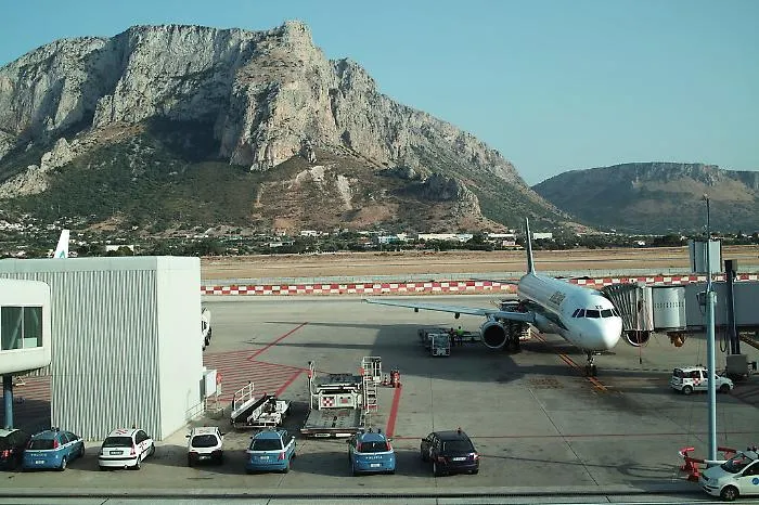 Palermo, turista francese bloccato in aeroporto con droga negli slip