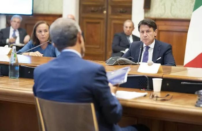 Emergenza migranti, Musumeci insoddisfatto dopo il vertice con Conte: &laquo;Ma Lampedusa sar&agrave; svuotata&raquo;